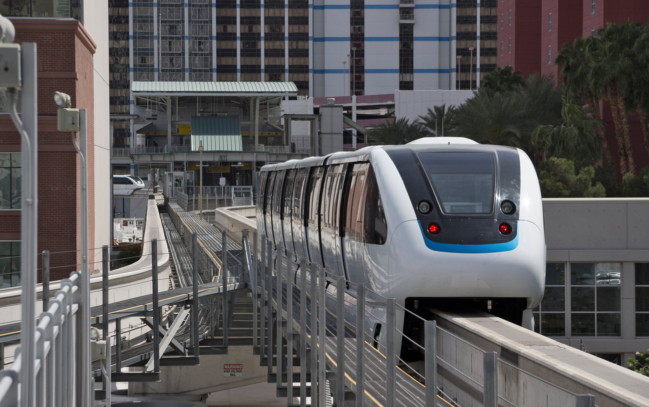 Driverless automatic monorail train
